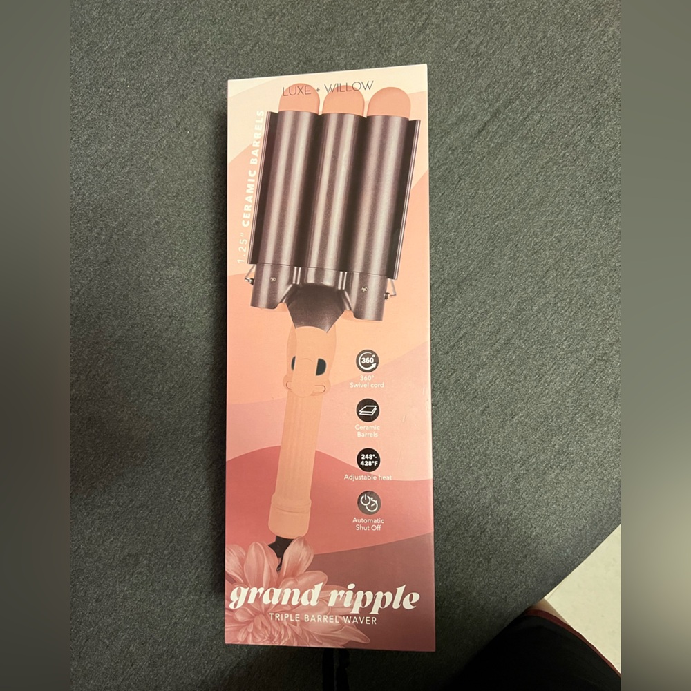 Grand Ripple Triple Barrel Waver - Pink